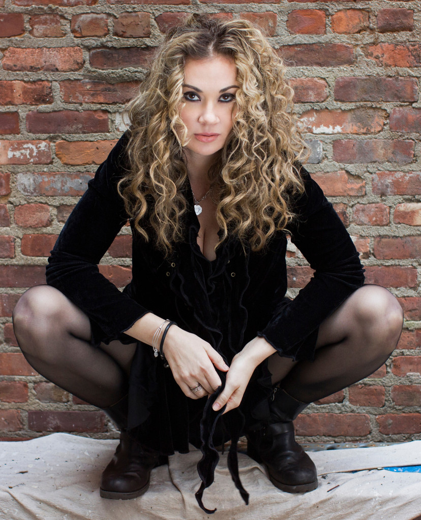 Dana Fuchs: Passionate and powerful performer.