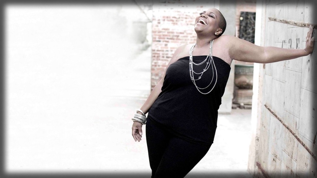 Avery-sunshine-dress-chain-smile-hand