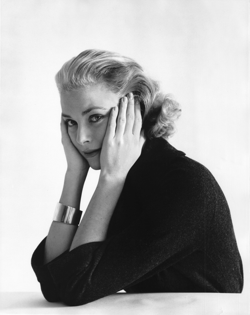 5. Grace-Kelly,-December-1954