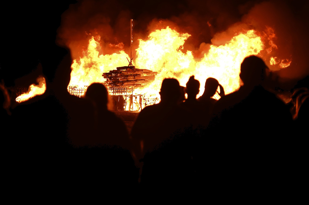 WATCH FIRE 2014