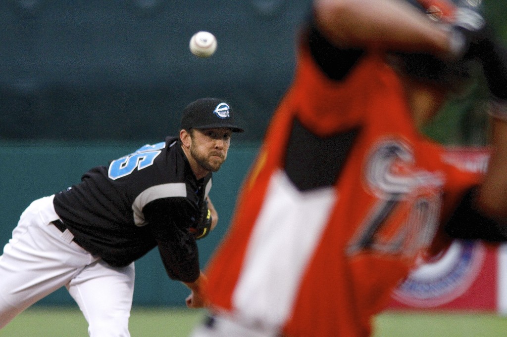 Taylor Hill delivers a pitch. Michael Davis Photo | Syracuse New Times