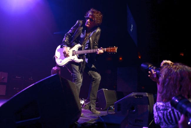 HOLLYWOOD VAMPIRES, Turning Stone
