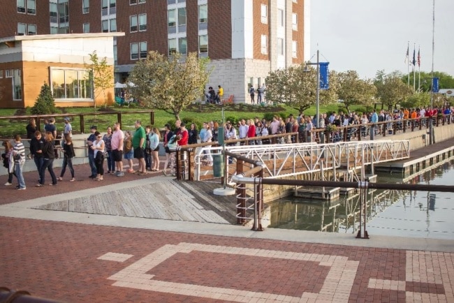 Hundreds of people lined up to get into Wing Fest 2018